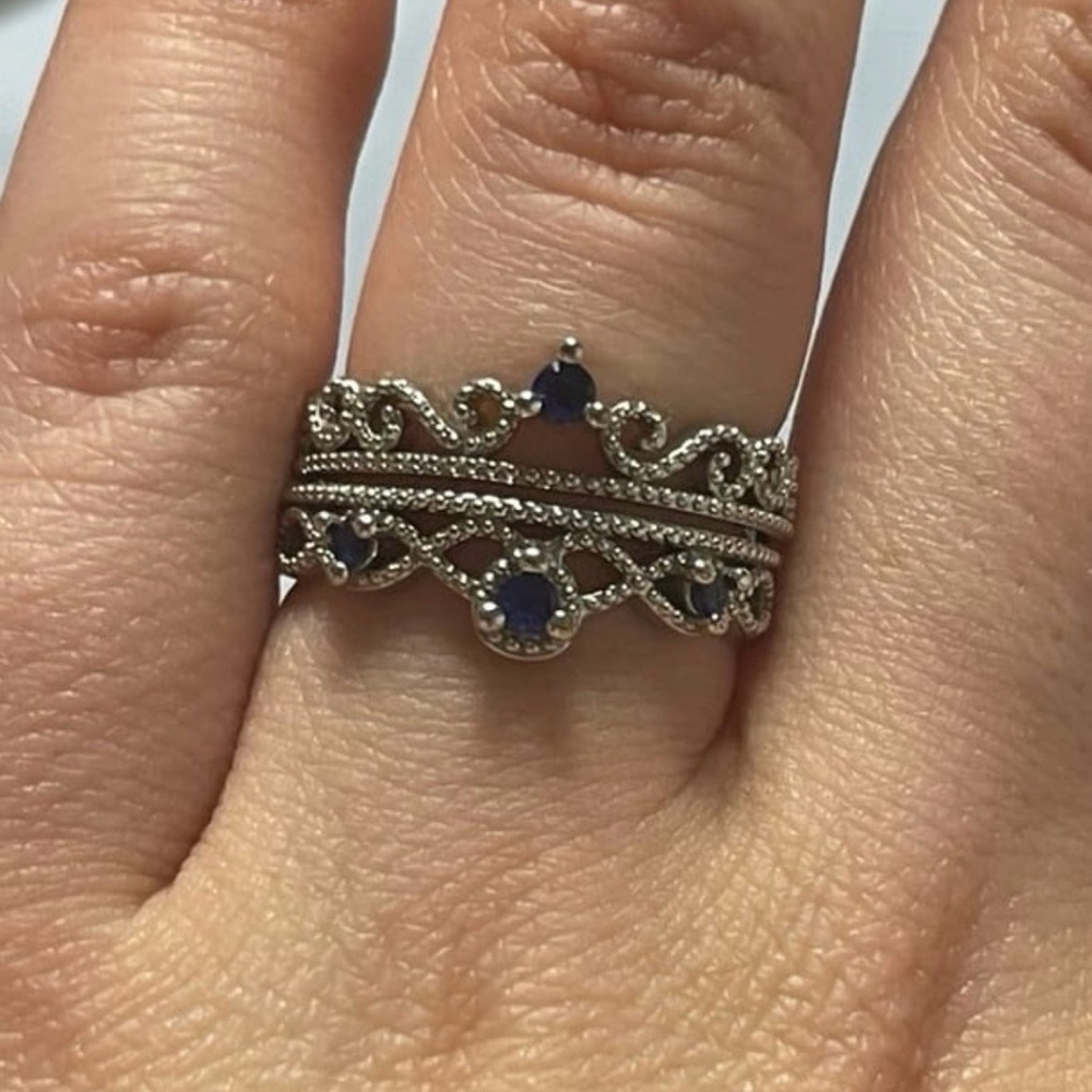 Elegant Silver and Blue Gemstone Ring